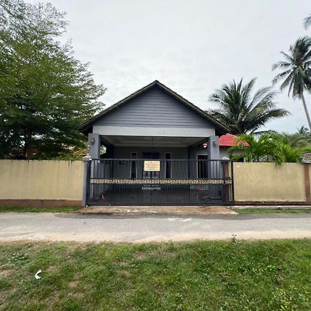 Relaxs Homestay Kota Bharu Esterno foto