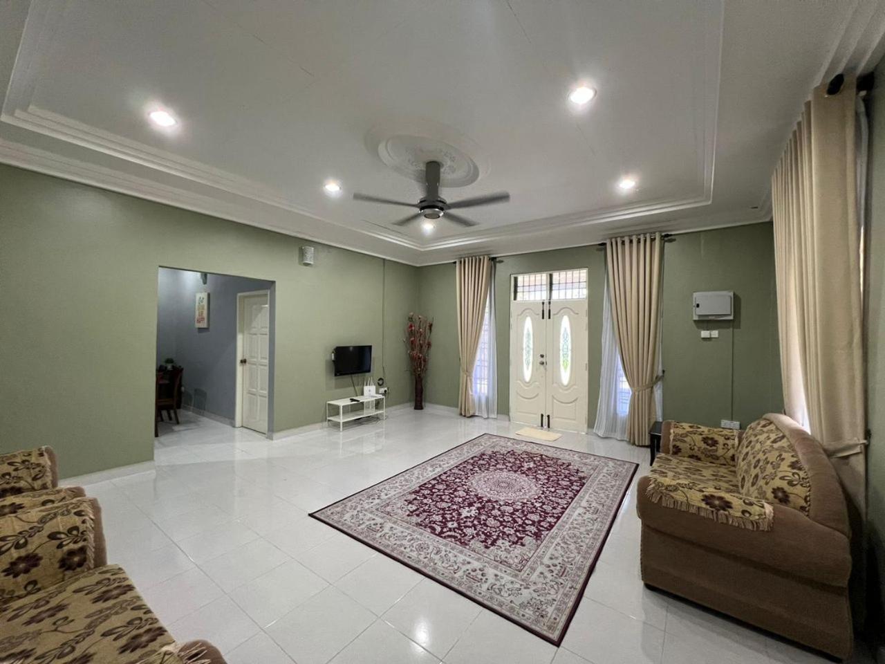 Relaxs Homestay Kota Bharu Esterno foto